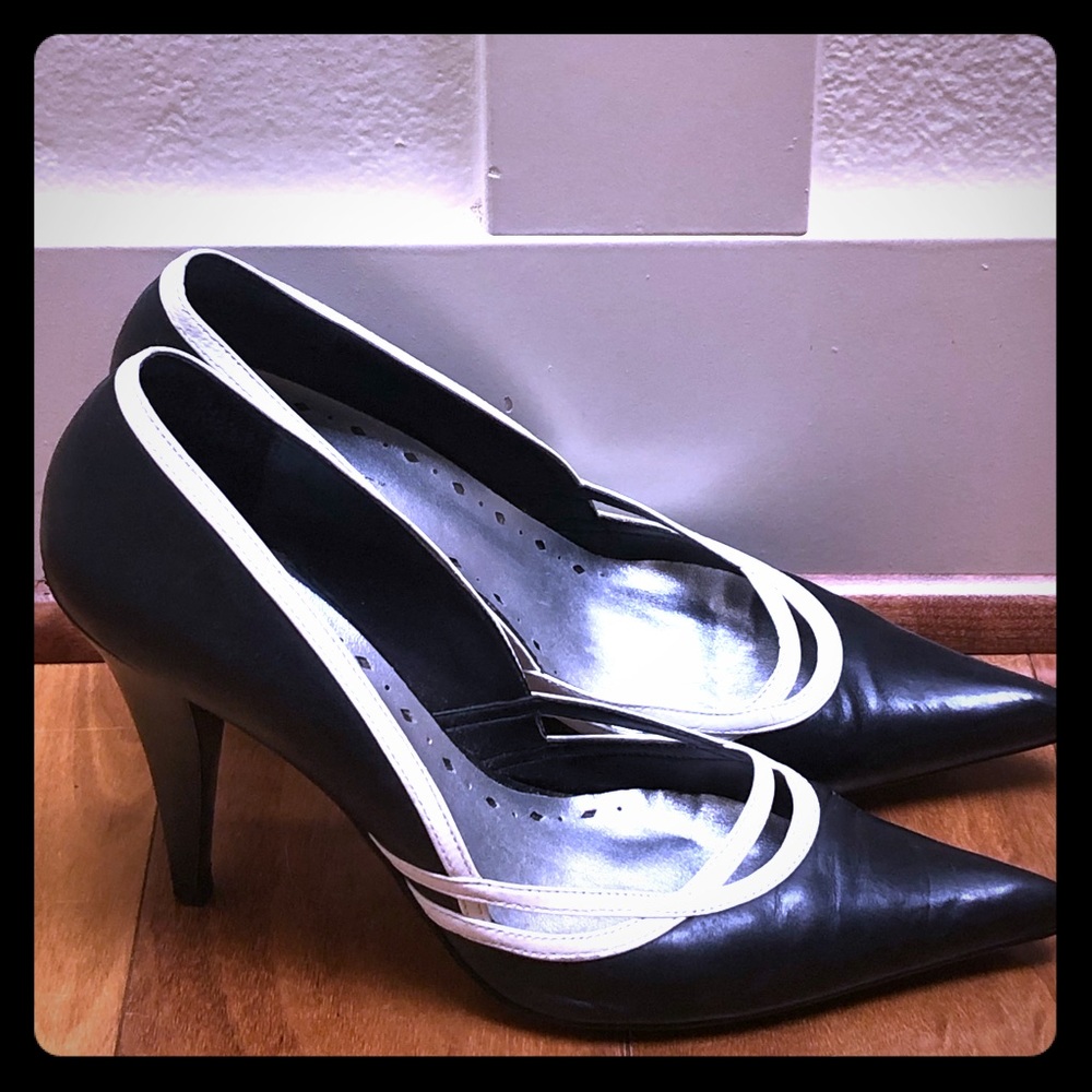 Black pointy toe BCBGirls pumps size 9